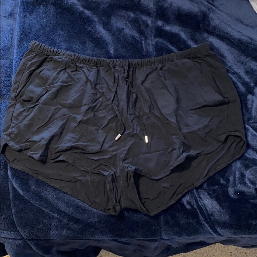 Short Loose Fitted Black Shorts